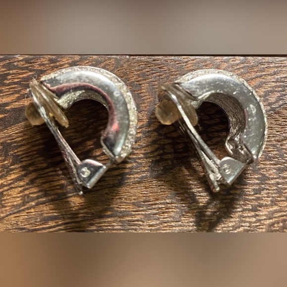 Christian Dior Crystal  Bagatelle Channel Set Clip On Earrings White Gold Plated - Picture 3 of 4